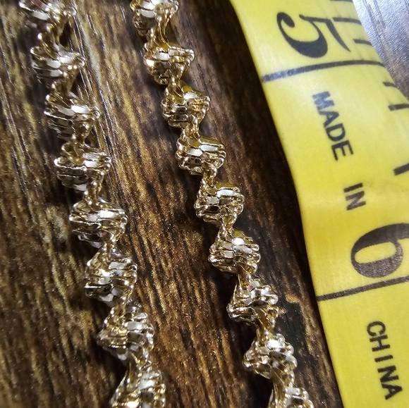 Vintage Gold Tone Napier 30" Lightweight Gold Chain Necklace - Picture 4 of 4